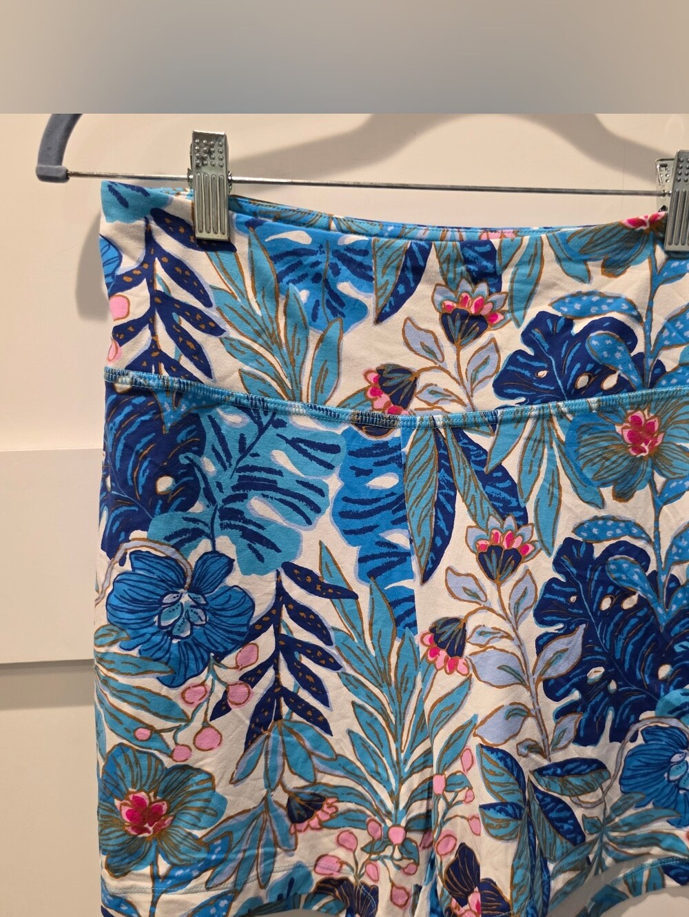 Lilly Pulitzer- Liona High-Rise Bike Shorts Women's Medium Tropical Blue